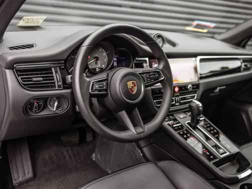 2025 Porsche Macan S