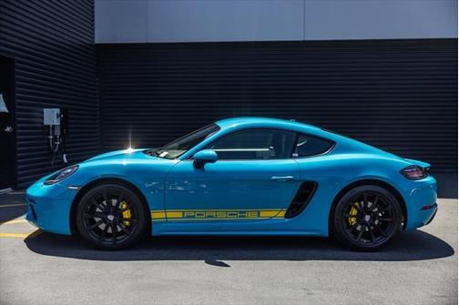 2017 Porsche 718 Cayman Base