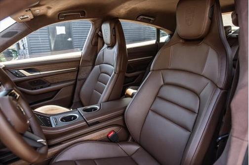 2025 Porsche Taycan Turbo