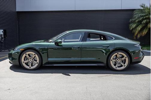 2025 Porsche Taycan Turbo