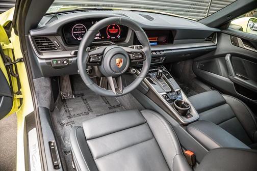 2025 Porsche 911 Carrera