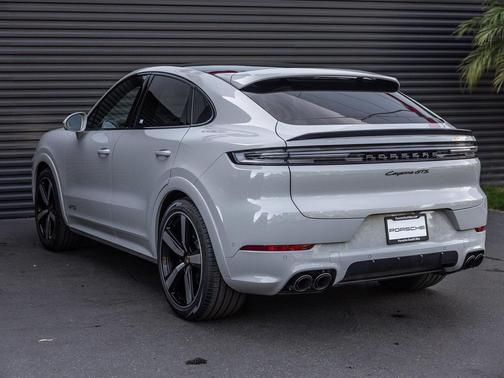 2026 Porsche Cayenne GTS