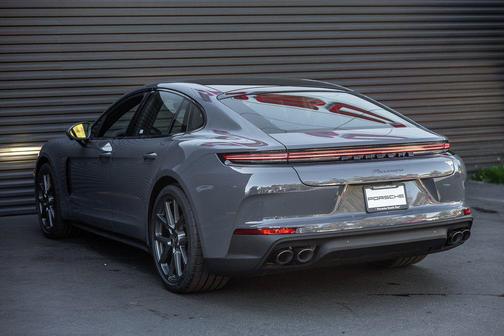 2026 Porsche Panamera 