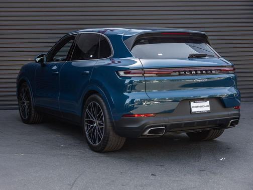 Montego Blue Metallic 2024 Porsche Cayenne Cayenne