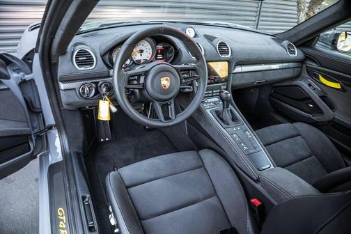 2025 Porsche 718 Cayman GT4 RS