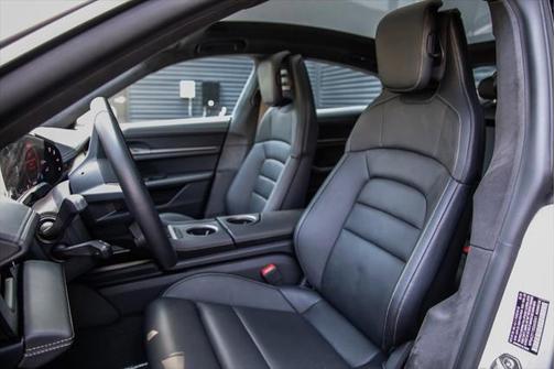 2025 Porsche Taycan Turbo