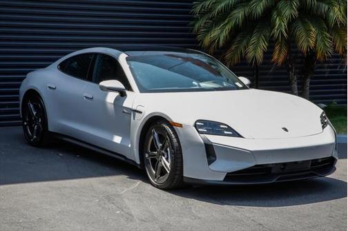 2025 Porsche Taycan Turbo
