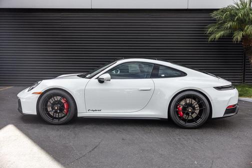 2026 Porsche 911 Carrera GTS