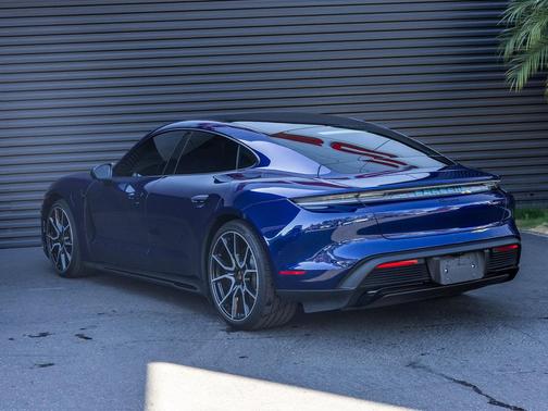 Gentian Blue Metallic 2025 Porsche Taycan