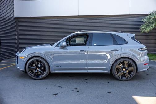 2026 Porsche Cayenne GTS