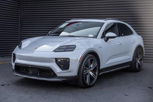 2025 Porsche Macan 4S