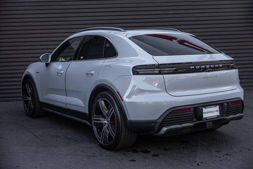 2025 Porsche Macan 4S
