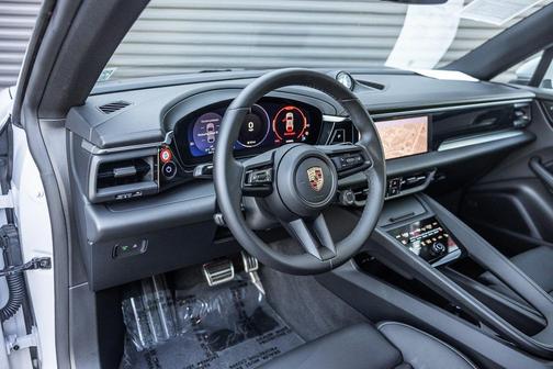 2025 Porsche Macan 4S