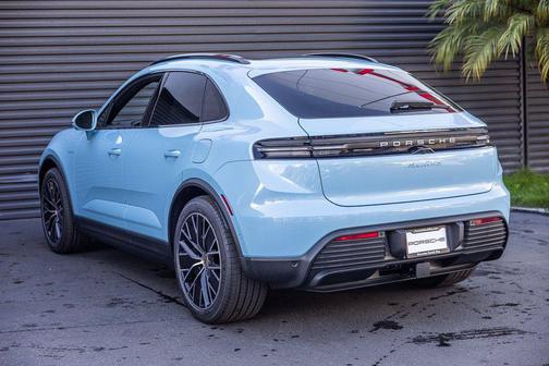 2025 Porsche Macan Macan Electric 4