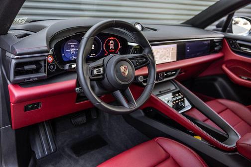 2025 Porsche Macan 4