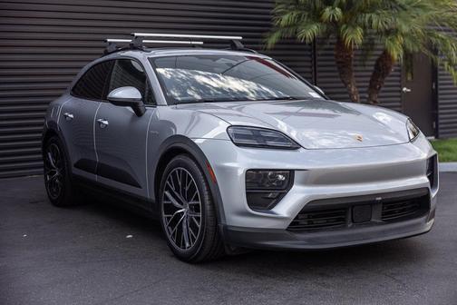 2025 Porsche Macan 