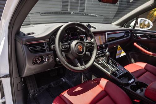 2025 Porsche Macan
