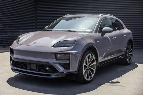 2024 Porsche Macan Turbo