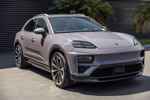 2024 Porsche Macan Turbo