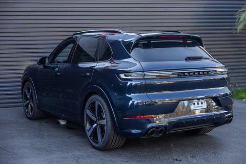 2026 Porsche Cayenne GTS