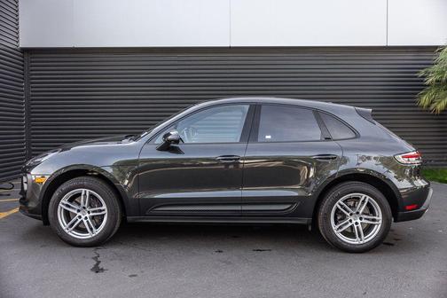 2025 Porsche Macan T