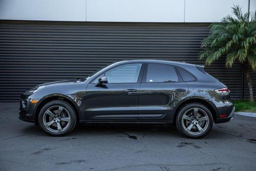 2025 Porsche Macan 