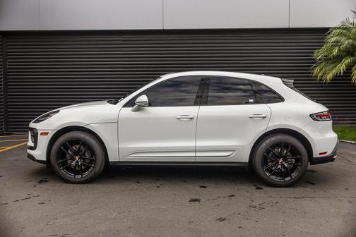 2023 Porsche Macan 