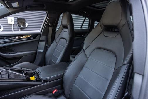 2024 Porsche Panamera 4