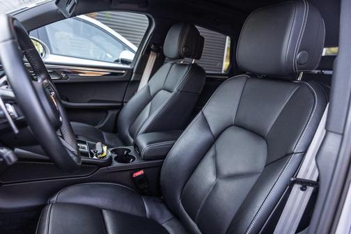 2023 Porsche Macan S
