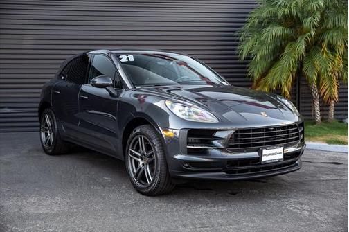 Volcano Grey Metallic 2021 Porsche Macan Macan