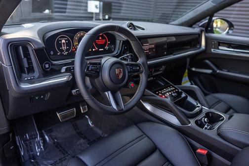 2025 Porsche Cayenne Turbo GT