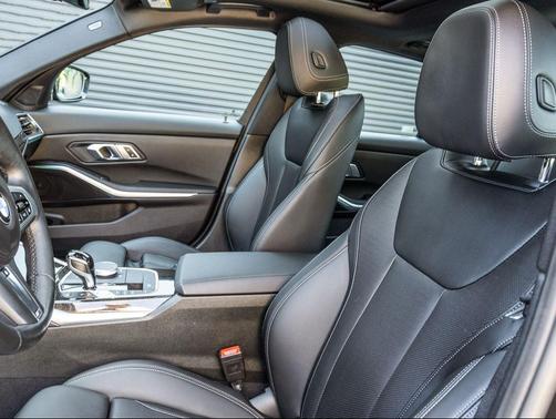 Black Sapphire Metallic 2022 BMW 330 330i