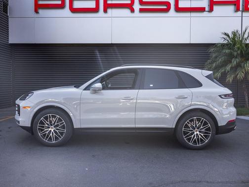 Chalk 2026 Porsche Cayenne Cayenne