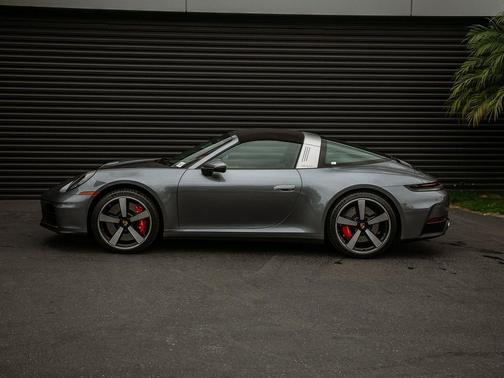Vanadium Grey Metallic 2026 Porsche 911 Targa 4S