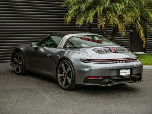Vanadium Grey Metallic 2026 Porsche 911 Targa 4S