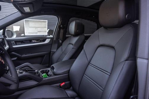 2025 Porsche Cayenne 
