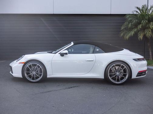 2022 Porsche 911 Carrera