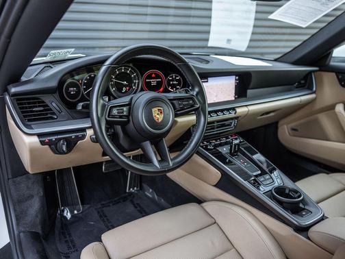2022 Porsche 911 Carrera
