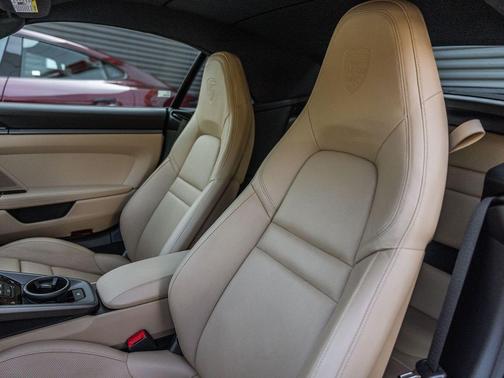 2022 Porsche 911 Carrera