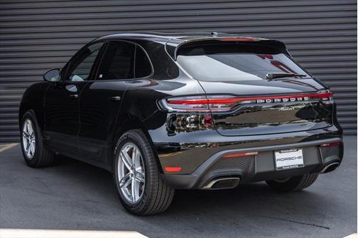 2025 Porsche Macan Base