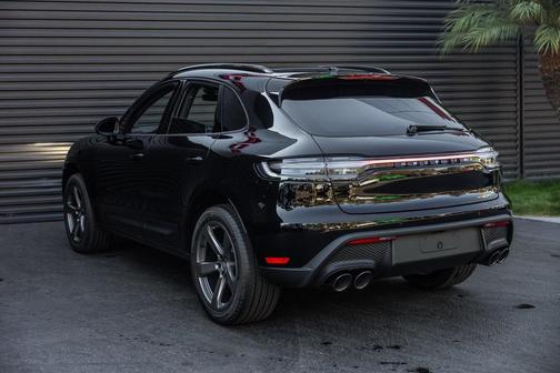 2026 Porsche Macan 