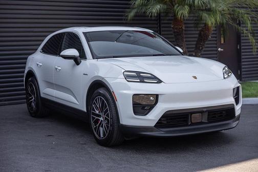White 2025 Porsche Macan Macan Electric 4S