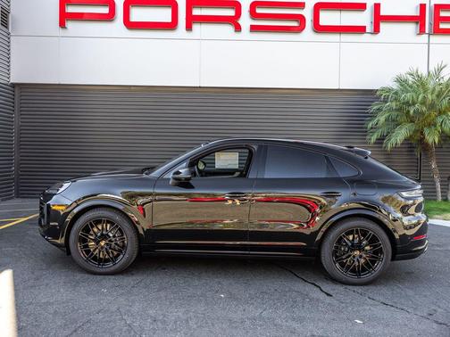 Chromite Black Metallic 2026 Porsche Cayenne E-Hybrid