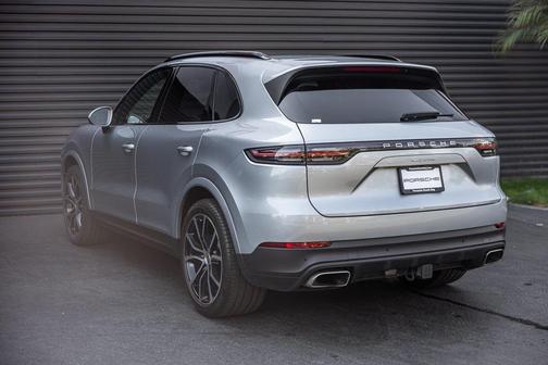 2023 Porsche Cayenne Platinum Edition