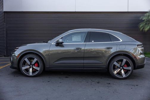 2025 Porsche Macan 4S