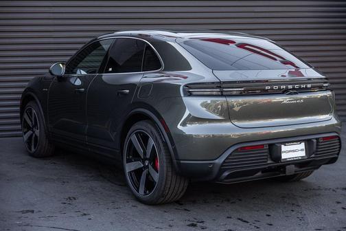 2025 Porsche Macan 4S