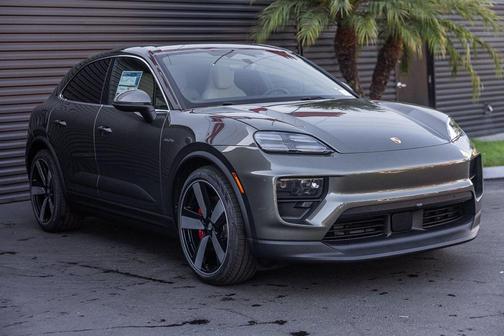 2025 Porsche Macan 4S