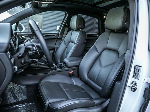 White 2025 Porsche Macan Macan