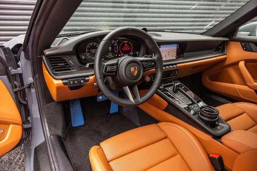 2026 Porsche 911 Carrera 4 GTS