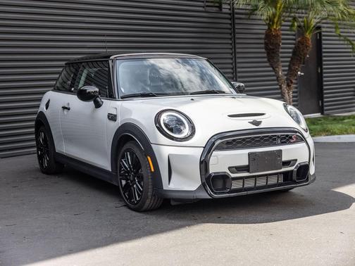 Nanuq White Metallic 2024 MINI Hardtop Cooper S